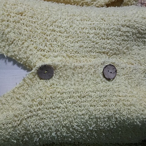 Beautiful Bright Yellow Textured LeLis Sweater with Wooden Buttons Size Medium - Picture 4 of 7